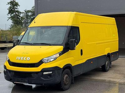 Gelb Gebraucht 2015 Iveco Daily Van | € 16.920