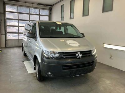 Silber metallic Gebraucht 2015 VW Caravelle Trendline Van / Kleinbus | € 24.990 (Fairer Preis)
