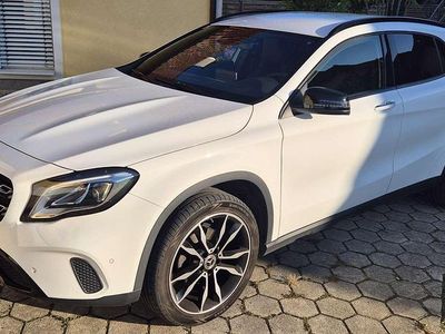 Weiß Gebraucht 2020 Mercedes GLA200 Edition SUV | € 28.600 (Fairer Preis)