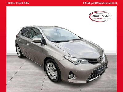 Braun Gebraucht 2014 Toyota Auris Lounge Limousine | € 8.760 (Fairer Preis)