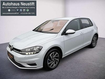 Gebraucht VW Golf Comfortline 116 PS (85 kW) 2017 Grau Limousine