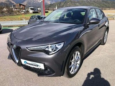 Grau Gebraucht 2018 Alfa Romeo Stelvio Super SUV | € 23.990 (Etwas zu teuer)