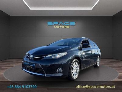 Gebraucht Toyota Auris Hybrid Active 99 PS (72 kW) 2014 Schwarz Kombi