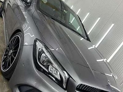 Grau Gebraucht 2018 Mercedes CLA250 Shooting Brake Kombi | € 20.000