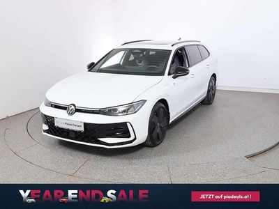 Weiß Gebraucht 2025 VW Passat Sport Kombi | € 44.950