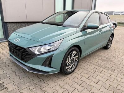 gebraucht Hyundai i20 Family 1.2i 84PS, 5 Jahre Garantie, 16" Alufelgen, Klimaautomatik, Winter-Paket, Abgedunkelte Scheiben, Parksensoren hinten, Rückfahrkamera, Radio 8" (Navi-Funktion über Smartphone), Alarm, Lederlenkrad, Tempomat, Armlehne vorne, Reserverad