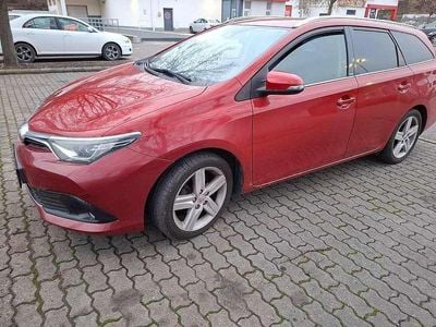 Rot Gebraucht 2016 Toyota Auris Lounge Kombi | € 9.999 (Superpreis)