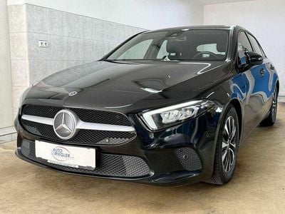 Gebraucht Mercedes A180 116 PS (85 kW) 2021 Schwarz Limousine