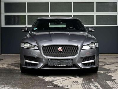 Gebraucht Jaguar XF R-Sport 179 PS (131 kW) 2016 Grau Limousine