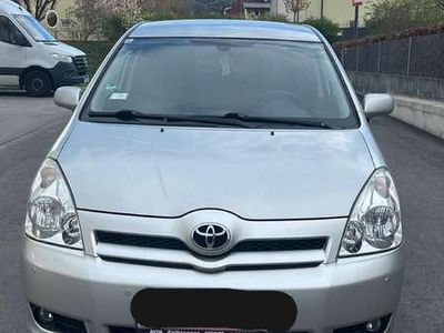 gebraucht Toyota Corolla Verso 2,2 D-4D 135 Linea Austria Ds.