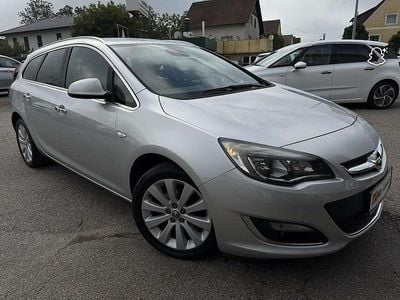 Silber Gebraucht 2013 Opel Astra Cosmo Kombi | € 5.990 (Etwas zu teuer)