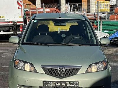 Grün Gebraucht 2007 Mazda 2 Limousine | € 2.890 (Teuer)