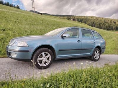 Blau Gebraucht 2008 Skoda Octavia Kombi | € 5.800