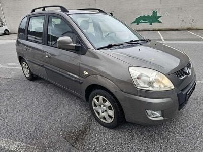 Grau Gebraucht 2009 Hyundai Matrix Van / Kleinbus | € 1.500