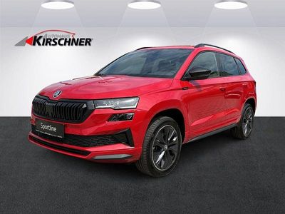 Mittelrot metallic Neu 2025 Skoda Karoq SportLine SUV | € 37.990 (Etwas zu teuer)