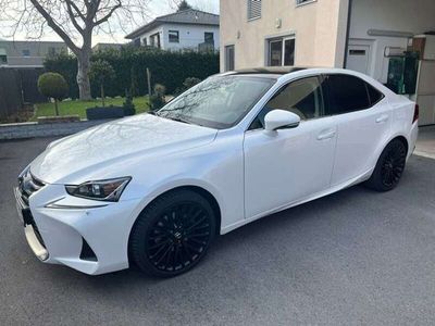 Lexus IS300h