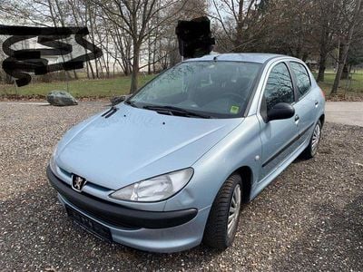 Blau Gebraucht 2002 Peugeot 206 Limousine | € 500