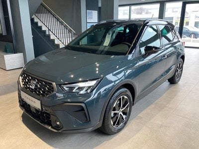 Neu Seat Arona Style 115 PS (84 kW) 2026 Dunkelblau  normal SUV