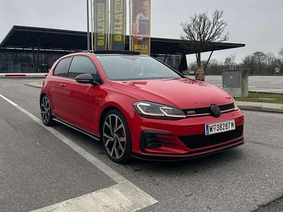 Rot Gebraucht 2017 VW Golf VII GTI Limousine | € 22.690 (Etwas zu teuer)
