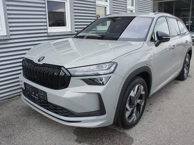 Mittelgrau normal Neu 2025 Skoda Kodiaq SportLine SUV | € 55.900 (Etwas zu teuer)