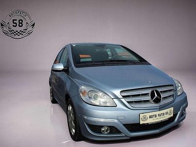 Gebraucht Mercedes 180 109 PS (80 kW) 2010 Blau Limousine