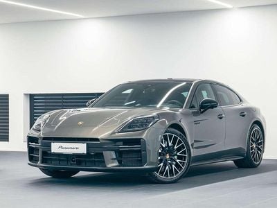 Grün Gebraucht 2024 Porsche Panamera 4 Limousine | € 145.950