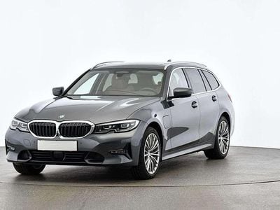 Silber Gebraucht 2021 BMW 330e Sport Line Kombi | € 26.990 (Fairer Preis)