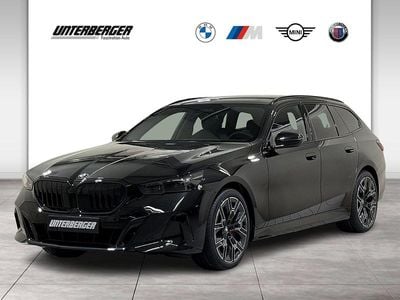 Grau Neu 2025 BMW 550e M Sport Kombi | € 95.990 (Etwas zu teuer)