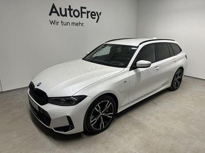 Gebraucht BMW 330e M Sport 184 PS (135 kW) 2025 Mineralweiß