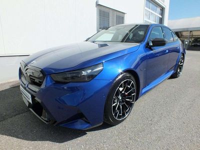 Blau (m marina bay) Gebraucht 2025 BMW M5 Shadowline Limousine | € 142.890