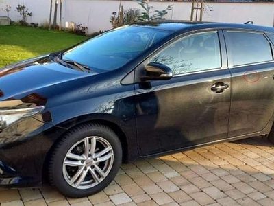Schwarz Gebraucht 2016 Toyota Auris Edition Limousine | € 10.000 (Fairer Preis)