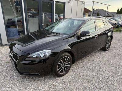 Schwarz Gebraucht 2017 Volvo V40 Kinetic Kombi | € 10.990 (Guter Preis)