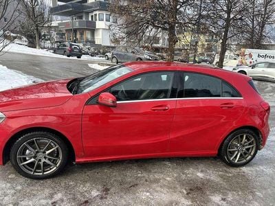 Gebraucht Mercedes A180 109 PS (80 kW) 2014 Rot Limousine