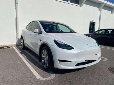 Weiß Gebraucht 2024 Tesla Model Y RWD SUV | € 39.000 (Fairer Preis)
