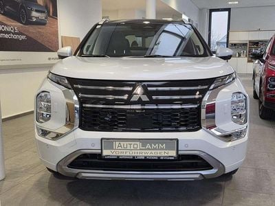 Weiß Gebraucht 2025 Mitsubishi Outlander SUV | € 57.390