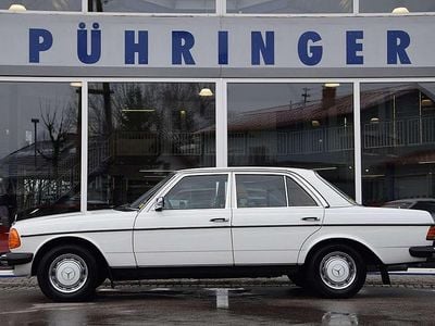 Gebraucht Mercedes 200 94 PS (69 kW) 1980 Weiß Limousine