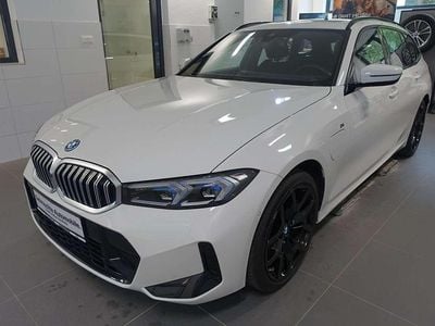 Weiß Gebraucht 2024 BMW 330e M Sport Kombi | € 51.750