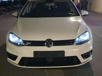 Weiß Gebraucht 2014 VW Golf VII Sportline Limousine | € 17.000 (Teuer)