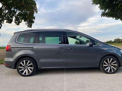 Grau Gebraucht 2016 VW Sharan Highline Van / Kleinbus | € 18.700 (Fairer Preis)