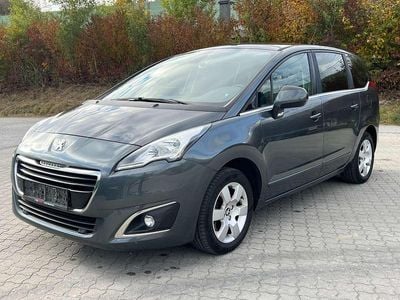 Grau Gebraucht 2015 Peugeot 5008 Business-Line Van / Kleinbus | € 4.750 (Guter Preis)