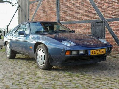 Porsche 928