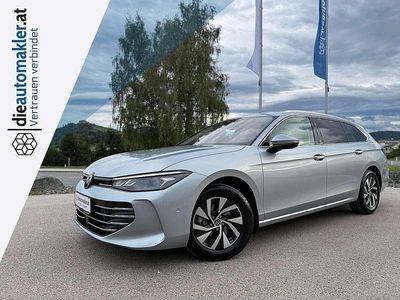 Silber Gebraucht 2024 VW Passat Business Kombi | € 32.990 (Teuer)