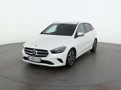 Weiß Gebraucht 2022 Mercedes 180 Limousine | € 25.900 (Superpreis)