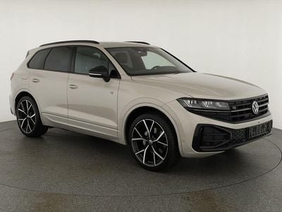 Beige Neu 2025 VW Touareg R-line SUV | € 109.429 (Etwas zu teuer)