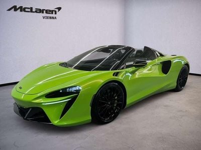 Grün Gebraucht 2025 McLaren Artura Coupé | € 319.900