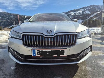 Gebraucht Skoda Superb Style 150 PS (110 kW) 2022 Silber Kombi