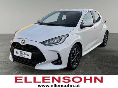 Weiß Gebraucht 2022 Toyota Yaris Hybrid Design Kleinwagen | € 18.990 (Fairer Preis)