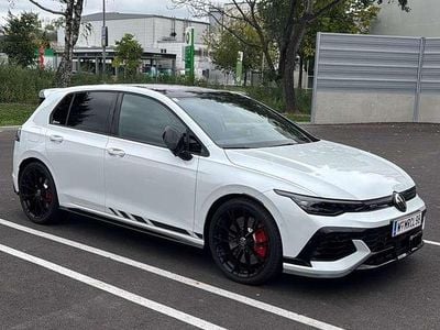 Weiß Gebraucht 2025 VW Golf VIII GTI Clubsport Limousine | € 55.900