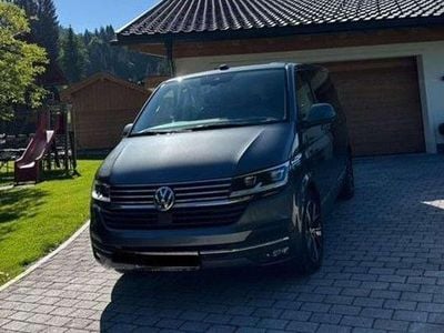 Grau Gebraucht 2021 VW Multivan Van | € 74.900