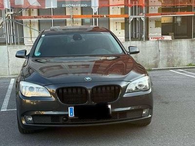 Grau Gebraucht 2011 BMW 730 Limousine | € 16.500 (Fairer Preis)